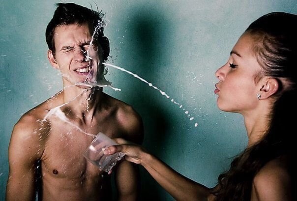 Адриана Чечик получает струю спермы на нос после секса с парнем