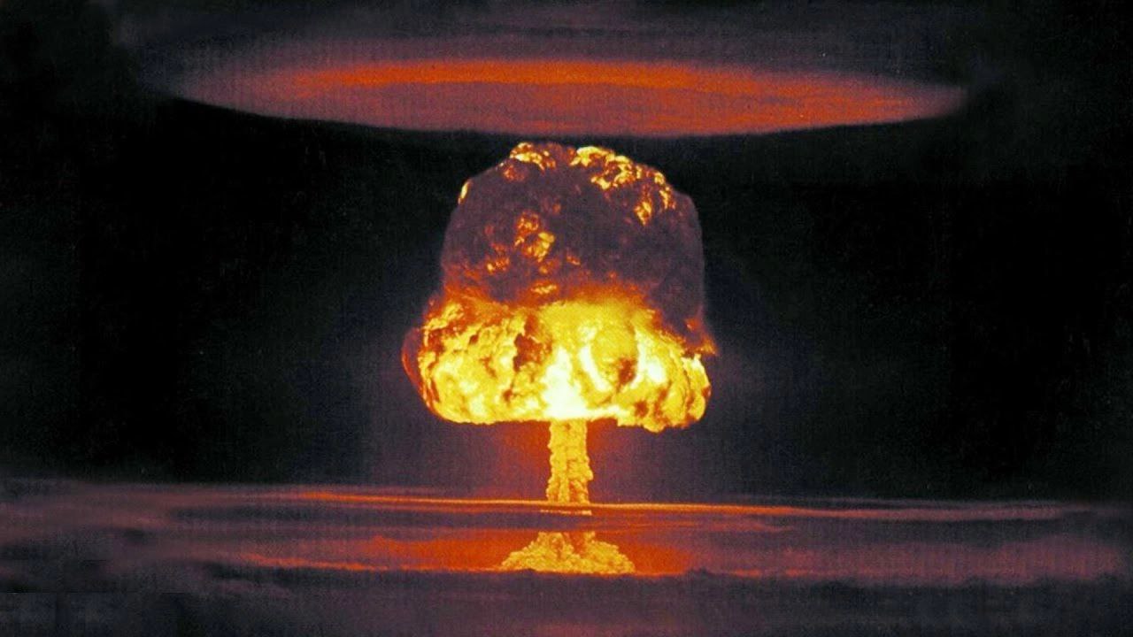 Мирный ядерный взрыв. Ядерный гриб из космоса. Ядерный взрыв настоящий. Реальный атомный взрыв. Реальный взрыв ядерной бомбы.