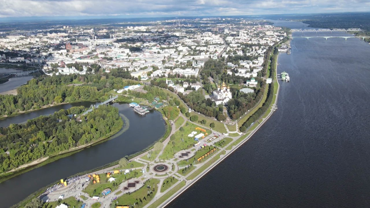 Союз 30 городов. Парк на Даманском острове Ярославль. Ярославль с высоты птичьего полета фото. Залив Ярославль. Жилье рядом с Даманским островом Ярославль.