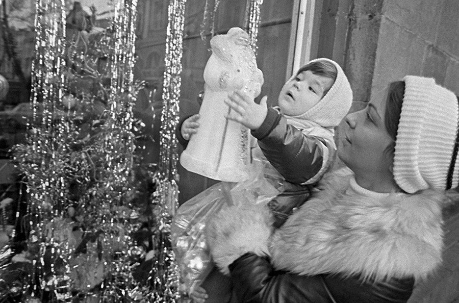 Про советский новый год. Советское детство новый год. Новый год детства в СССР. Новый год в СССР 1980. Новый год из советского детства.