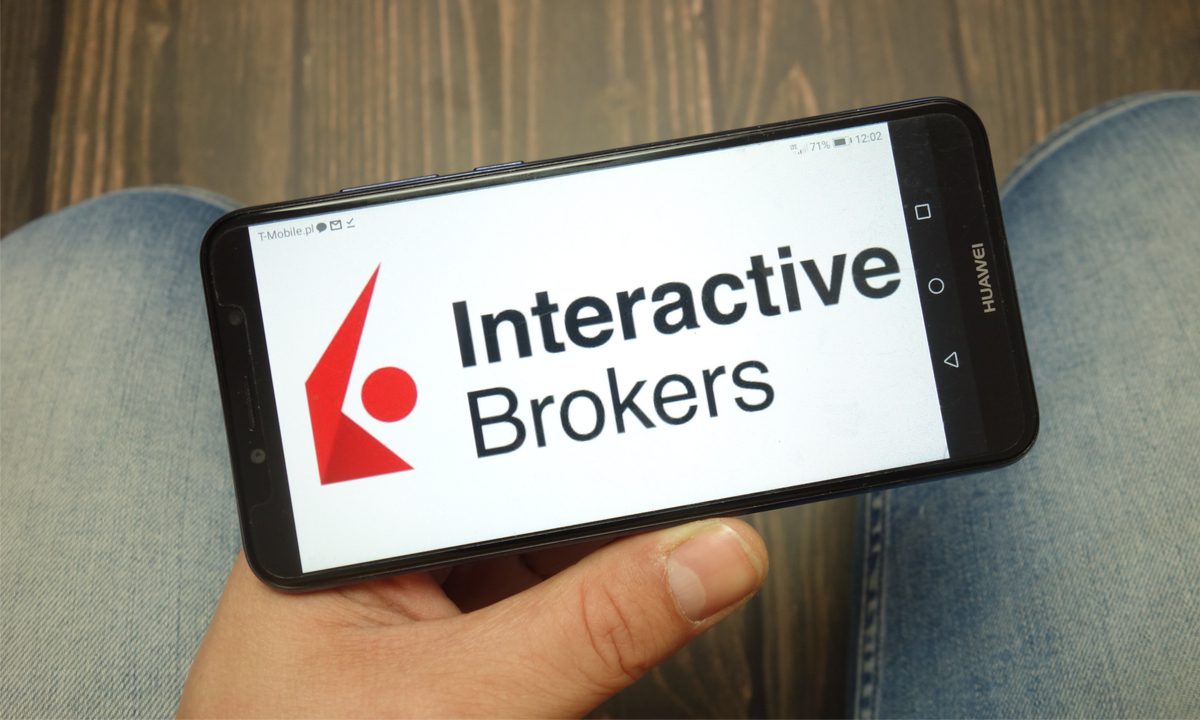 Интерактив брокерс. Интерактив брокер. Interactive brokers лого. Interactive brokers фото.