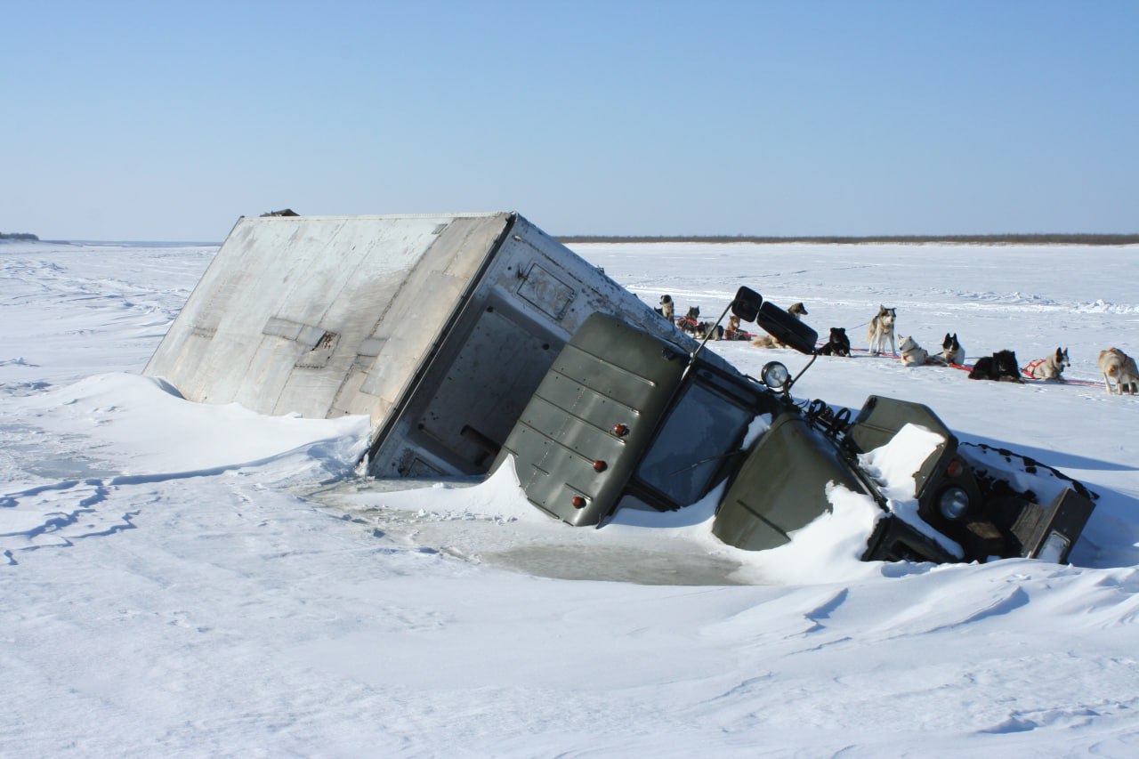 Грузовики на зимнике