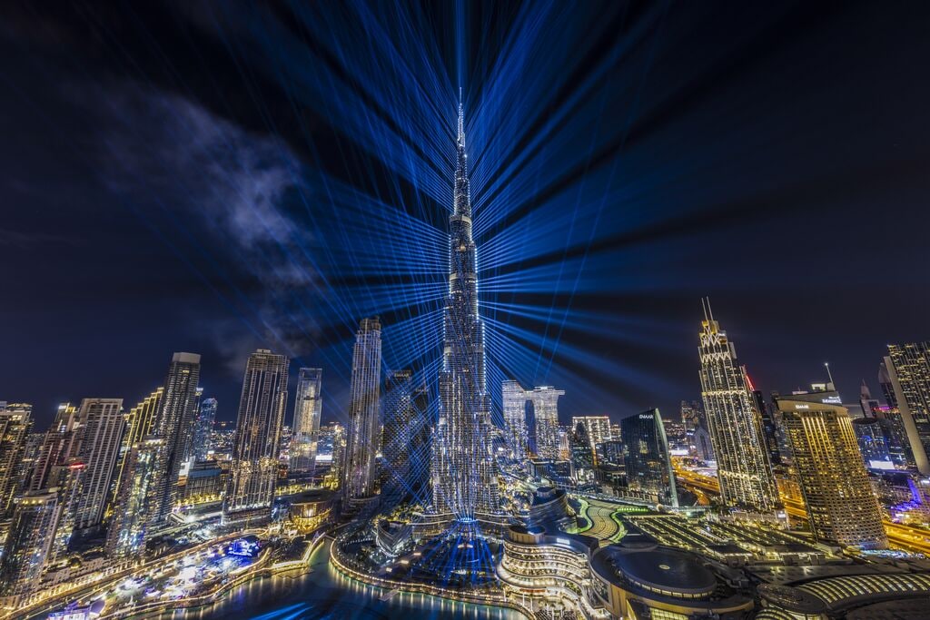 Население дубая 2024. Бурдж Дубай 2022. Бурдж Халифа 2023. Дубай 2023.
